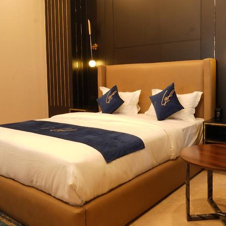 Aquila Grand Suites - Noida Sector 136 מראה חיצוני תמונה