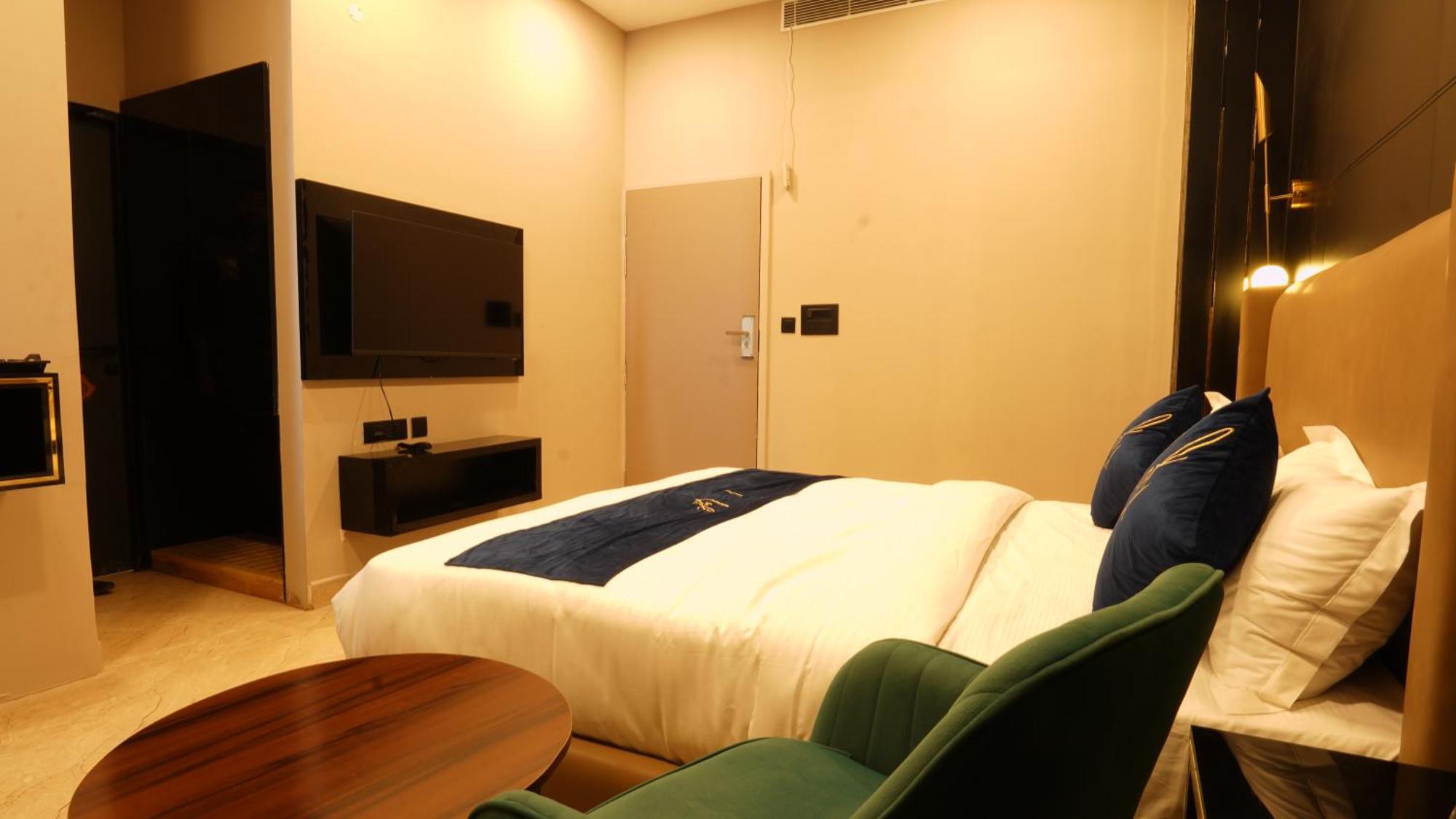 Aquila Grand Suites - Noida Sector 136 מראה חיצוני תמונה