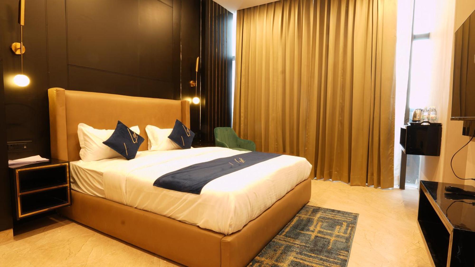 Aquila Grand Suites - Noida Sector 136 מראה חיצוני תמונה